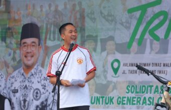 HUT RI ke-81: Ratu Dewa Pimpin Ribuan Pendidik PGRI Palembang Jalan Bareng, Teriakkan Semangat NKRI