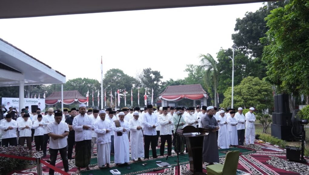 Pemkot Palembang Gelar Sholat Istisqa, Munajat Minta Hujan di Tengah Kabut Asap