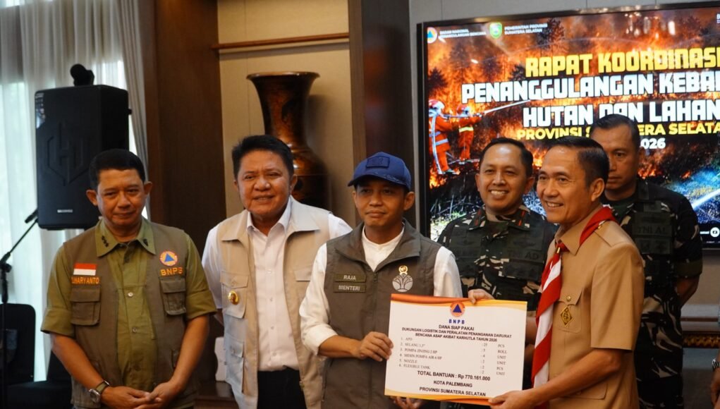 BNPB Kirim Bantuan Peralatan Karhutla, Pemkot Palembang Siagakan Posko Kesehatan 24 Jam