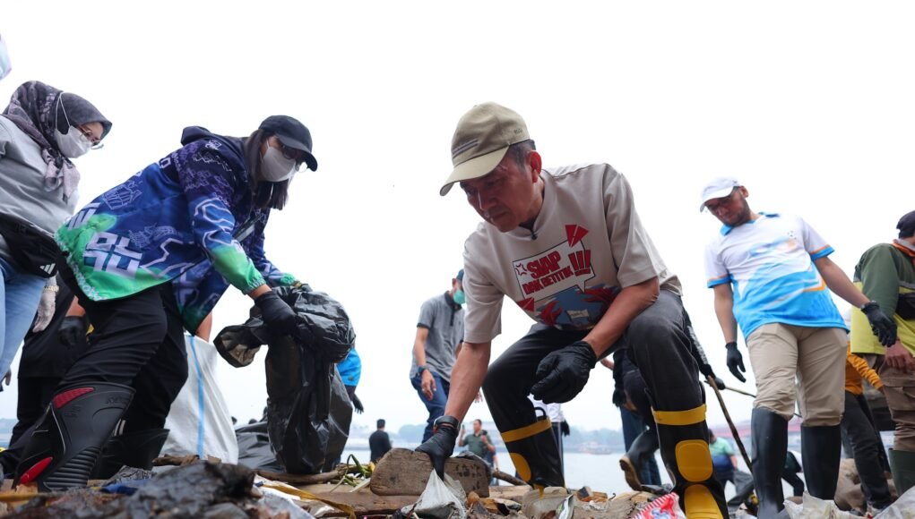 Ratu Dewa Pimpin Aksi Bersih Sungai Musi, 700 Relawan Turun ke Kawasan 7 Ulu