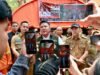 Turun ke Lahan Gambut yang Membara, Gubernur Herman Deru dan Wali Kota Ratu Dewa Perkuat Perang Melawan Karhutla di Kertapati