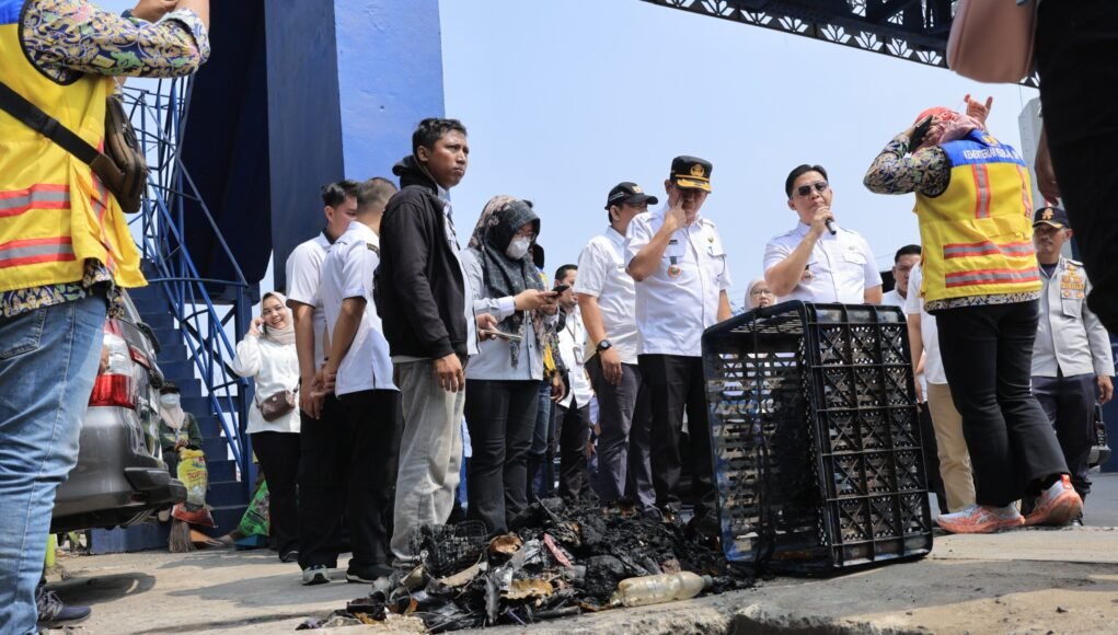 Antisipasi Banjir, Pejabat Pemkot Palembang Tinjau Saluran Air di Jalan Protokol