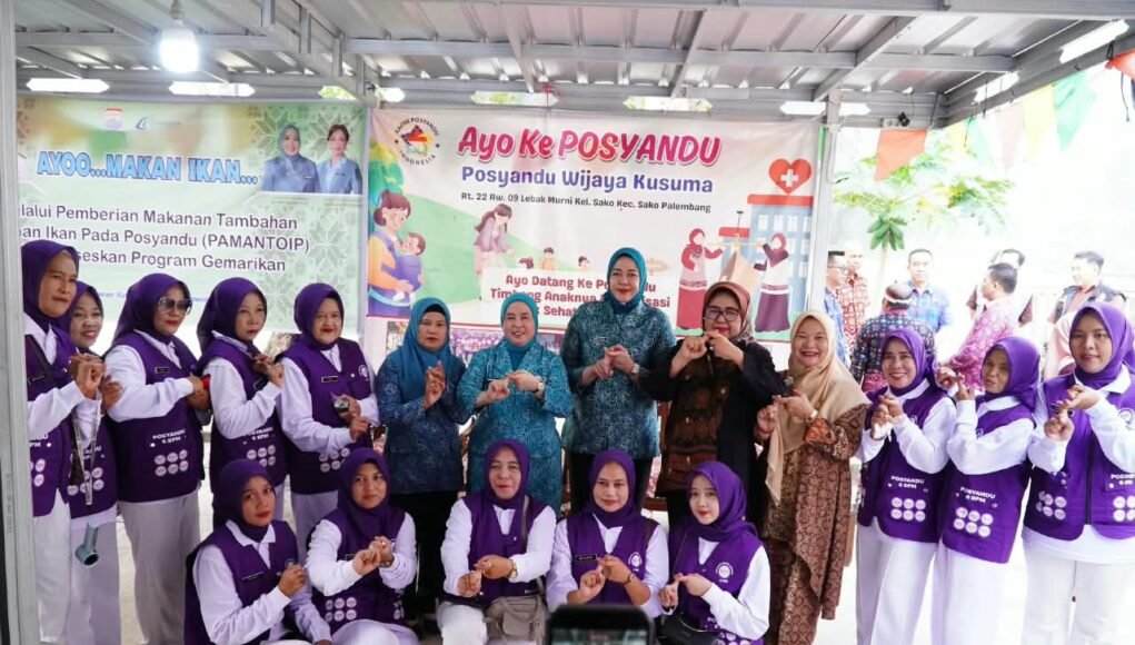 Perkuat Gizi Anak, TP PKK Palembang Salurkan Makanan Tambahan Olahan Ikan untuk Balita