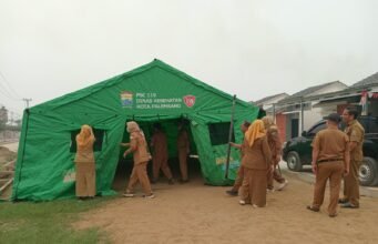 Palembang Diselimuti Kabut Asap, Pemkot Siagakan Posko Kesehatan 24 Jam di Lokasi Karhutla Talang Jambe