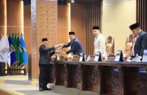 Wagub Cik Ujang Dengarkan Pandangan Umum Fraksi DPRD Sumsel terhadap Raperda APBD 2027