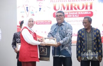 Pemkot Palembang Hadiahi Umrah 4 Pendonor Darah Sukarela yang Tembus 100 Kali