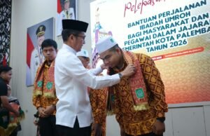 Ratu Dewa Berangkatkan 88 Jemaah Umroh, dari Juara MTQ hingga Pendonor Darah 100 Kali
