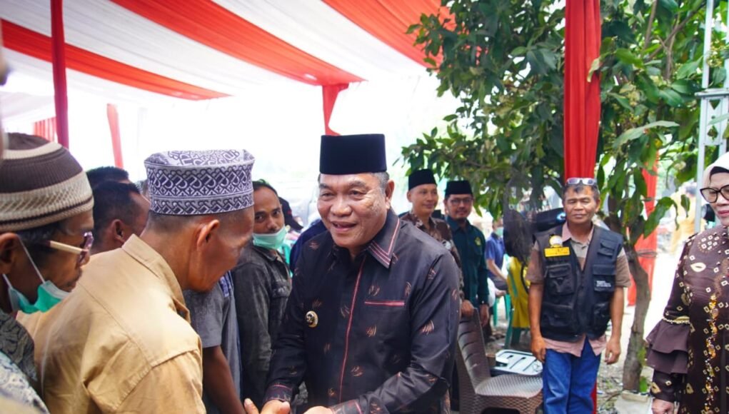 Bupati Toha Turun Langsung ke Bayung Lencir, Serap Aspirasi Warga dan Salurkan Bantuan Sembako